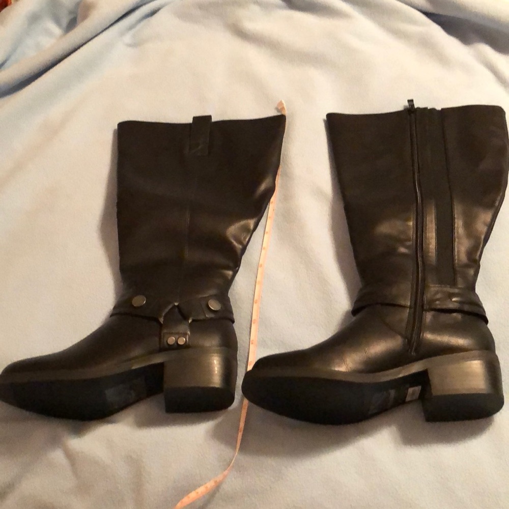 Torrid wide calf and wide foot boots. Brand new